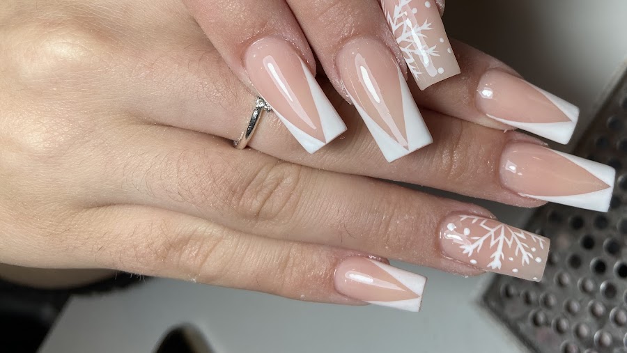 Queen nails showcase